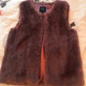 FOREVER 21 faux fur vest